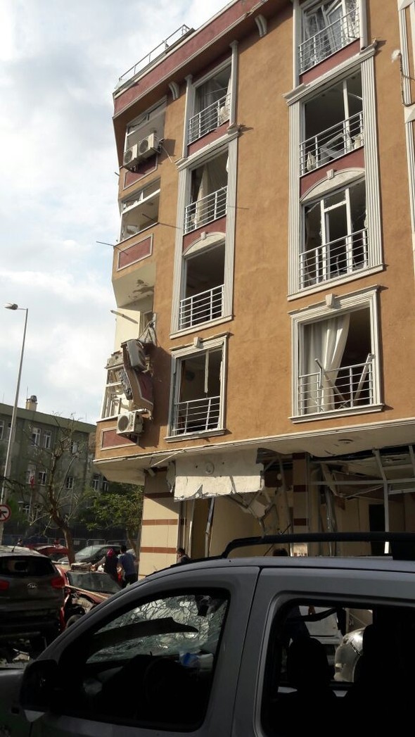 Yenibosna'da patlamadan ilk görüntüler 1