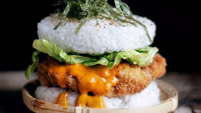 Yeni yemek trendi: Sushi-Burger 24