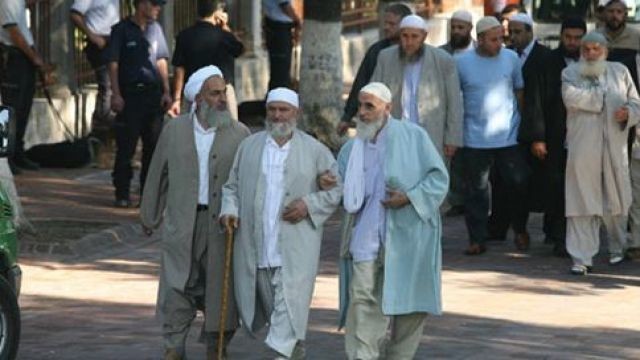 Cemaatlere üyelik formülü tartışılıyor 9