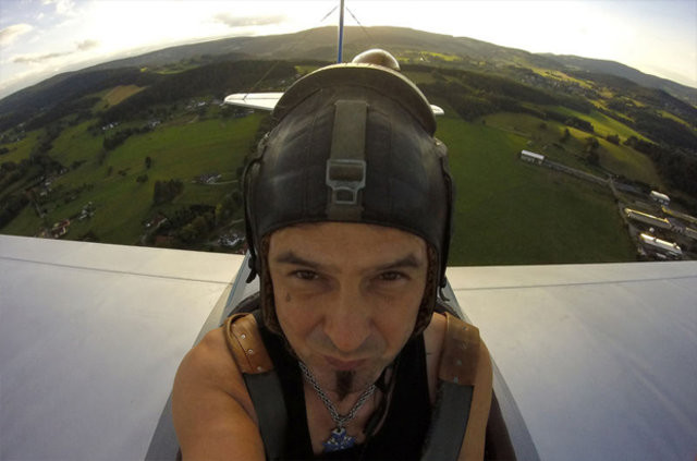 Uyku sevgisi uçak yaptırdı 7