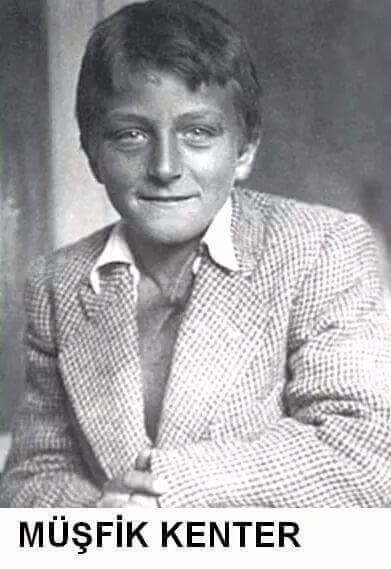 Ünlülerin çocukluk halleri 8