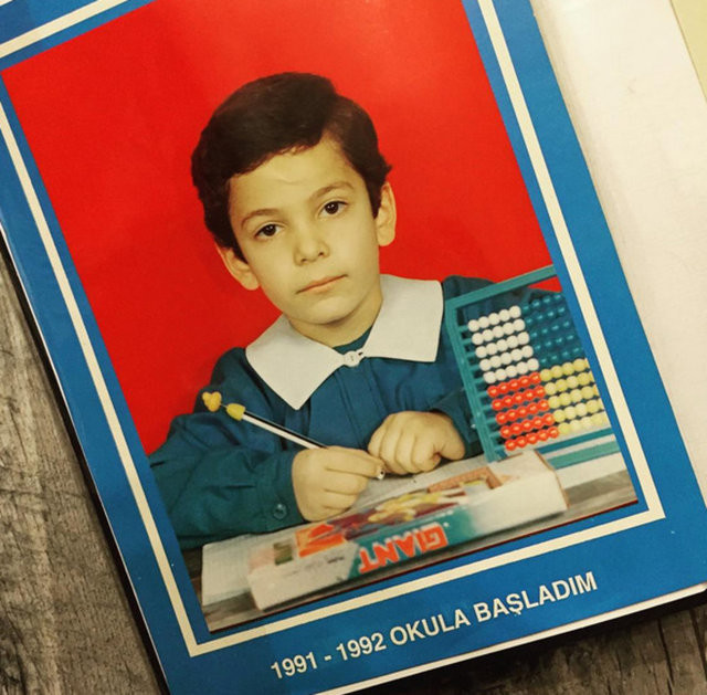 Ünlülerin çocukluk halleri 26