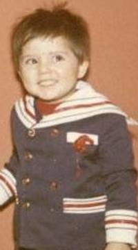 Ünlülerin çocukluk halleri 22