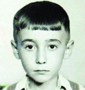 Ünlülerin çocukluk halleri 31