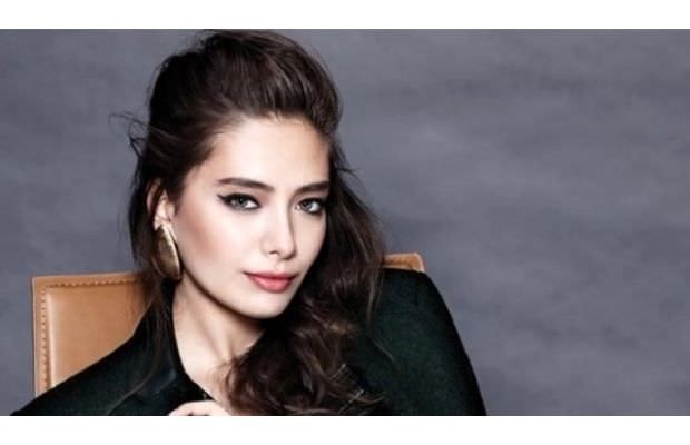 Ünlülerin gerçek yaşları 12