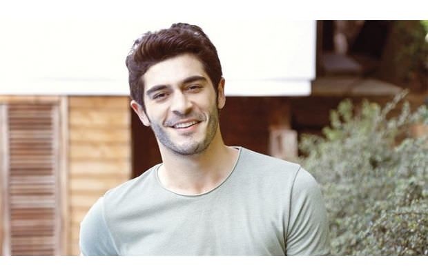 Ünlülerin gerçek yaşları 20