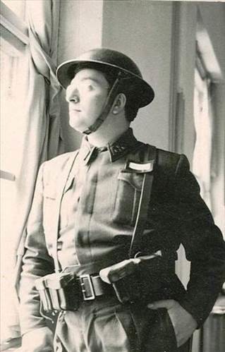 Ünlülerin askerlik fotoğrafları 4