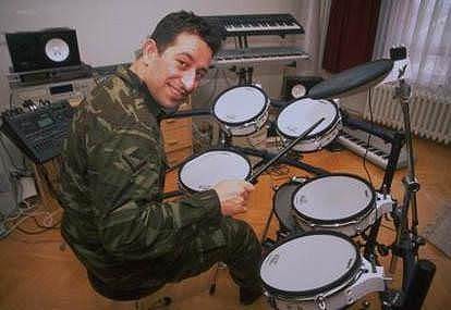 Ünlülerin askerlik fotoğrafları 33