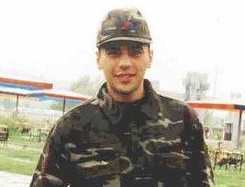 Ünlülerin askerlik fotoğrafları 36