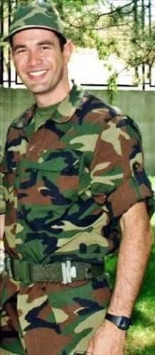 Ünlülerin askerlik fotoğrafları 61