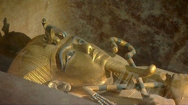 Mısır'ın en ünlü firavununun mezar odası ilk kez açıldı 8