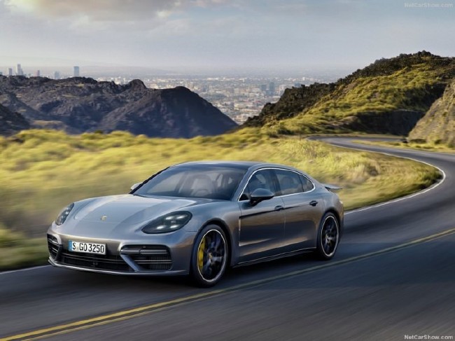 Yeni Porsche Panamera Executive 12