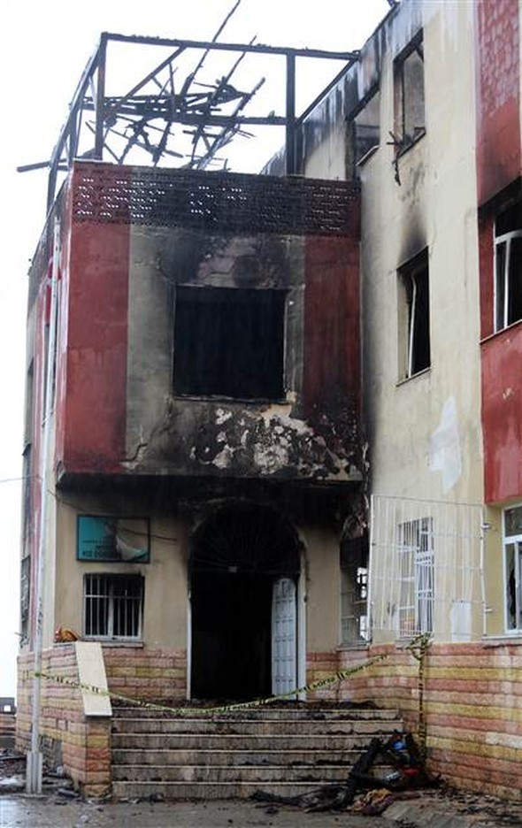 Gün ağardı facianın izleri ortaya çıktı 14