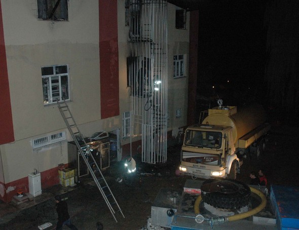 Gün ağardı facianın izleri ortaya çıktı 57