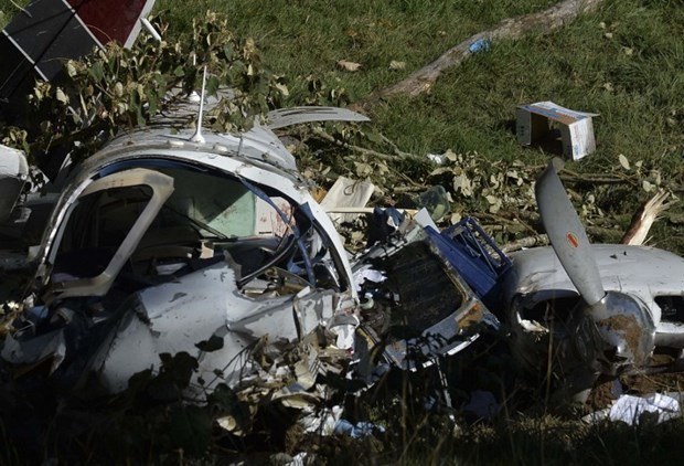 Uçak kazasından nasıl kurtulduklarını anlattılar 17