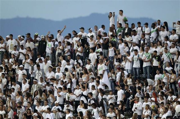 Yüzbinlerce kişi Chapecoense için statlara koştu 10