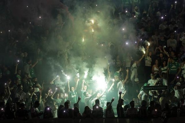 Yüzbinlerce kişi Chapecoense için statlara koştu 18