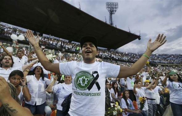 Yüzbinlerce kişi Chapecoense için statlara koştu 28