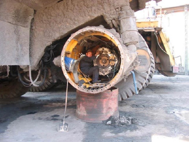 Hayrete düşüren devasa iş makineleri 13