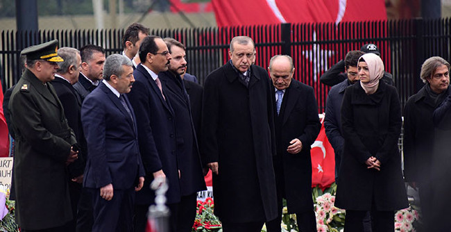 Türkiye şehitlerine ağlıyor 26