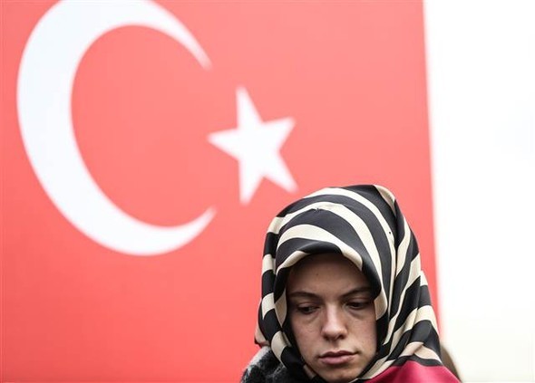 Türkiye şehitlerine ağlıyor 13