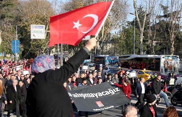 Türkiye şehitlerine ağlıyor 34