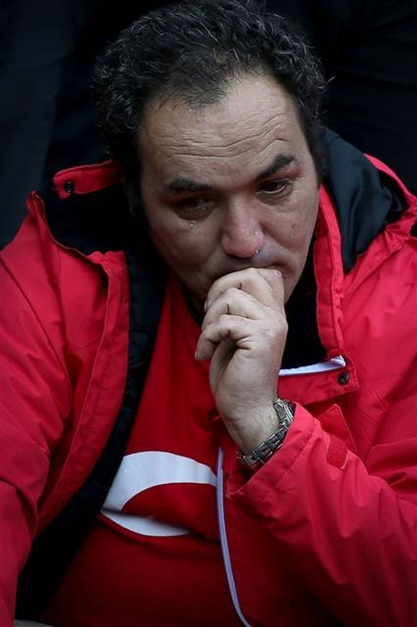 Türkiye şehitlerine ağlıyor 32