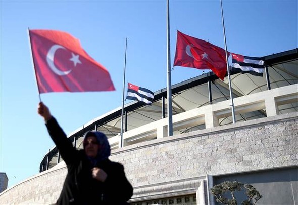 Türkiye şehitlerine ağlıyor 38