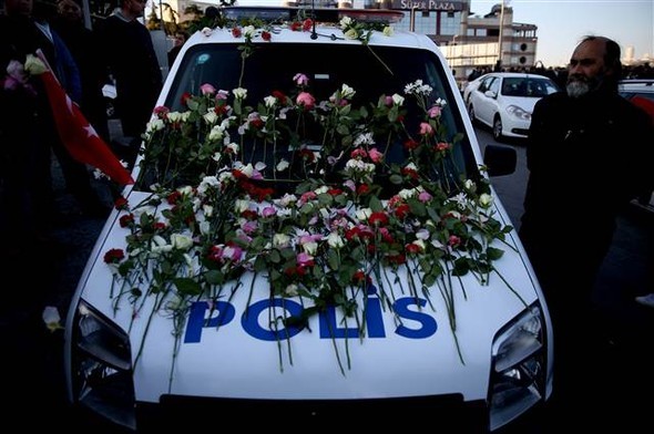 Türkiye şehitlerine ağlıyor 39