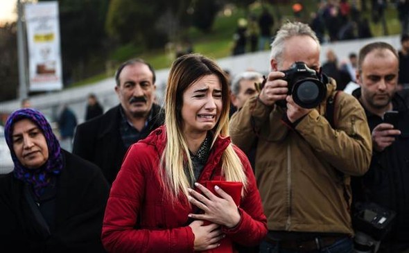 Türkiye şehitlerine ağlıyor 44