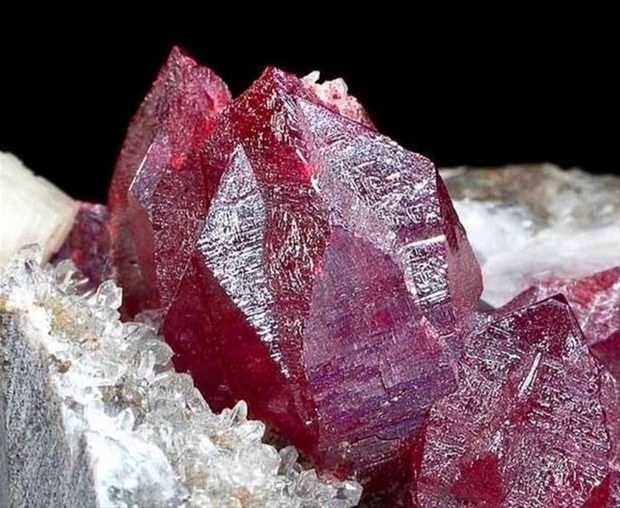 Bu taşa dokunmayın ölürsünüz! 18