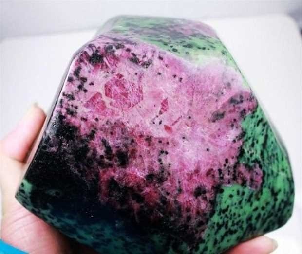 Bu taşa dokunmayın ölürsünüz! 22