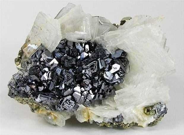 Bu taşa dokunmayın ölürsünüz! 7