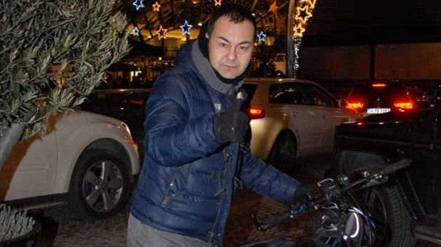 Tanınmamak için böyle giyindi! 4