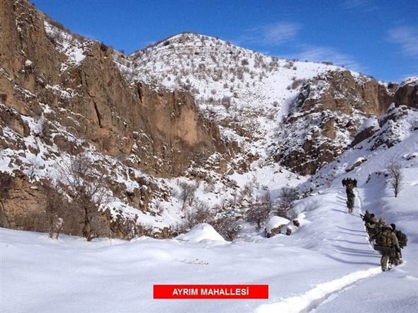 Şırnak'ta PKK sığınaklarına operasyon 12
