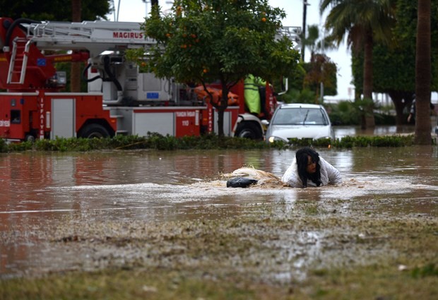 Fırtına tüm yurtta felakete neden oldu 28