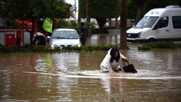 Fırtına tüm yurtta felakete neden oldu 19