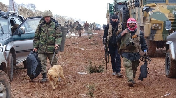 Türk ordusu El Bab’da Akil Dağı ve Hastane bölgesinde ilerliyor 13