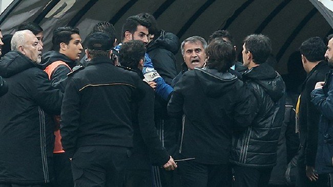 Van Persie'den kızdıran sevinç 13