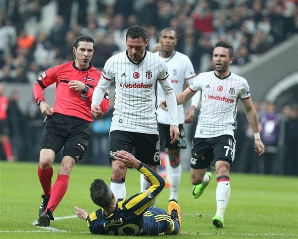 Beşiktaş'ta Tosic kırmızı kart gördü, ortalık karıştı! 8