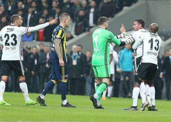 Beşiktaş'ta Tosic kırmızı kart gördü, ortalık karıştı! 2