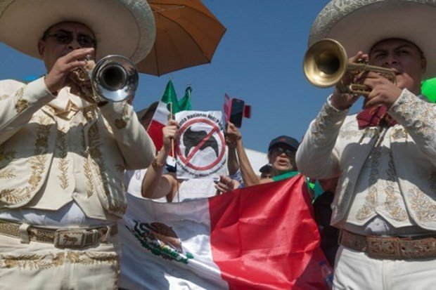 Trump karşıtı gösteriler ABD'nin komşusuna sıçradı 11