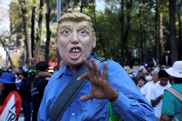 Trump karşıtı gösteriler ABD'nin komşusuna sıçradı 3