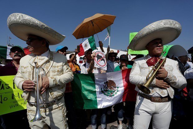 Trump karşıtı gösteriler ABD'nin komşusuna sıçradı 32