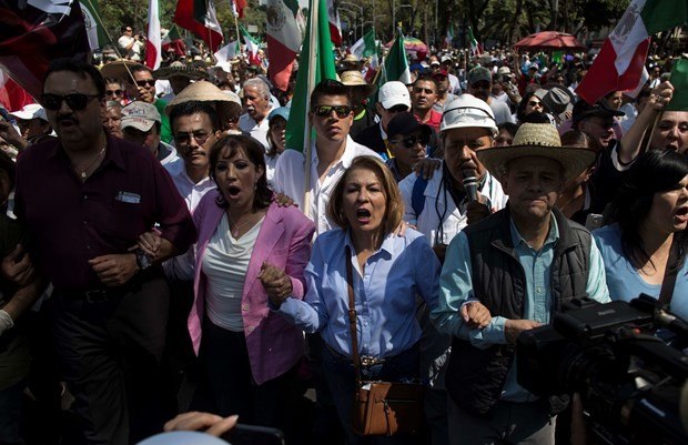 Trump karşıtı gösteriler ABD'nin komşusuna sıçradı 36