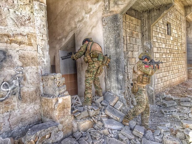 Teröre eş zamanlı darbe 10