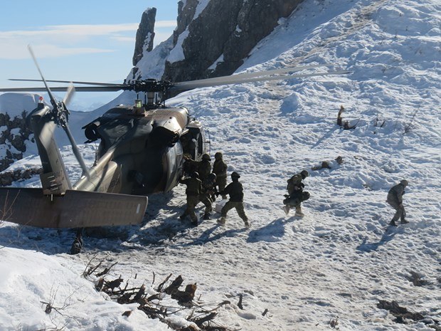 Teröre eş zamanlı darbe 18