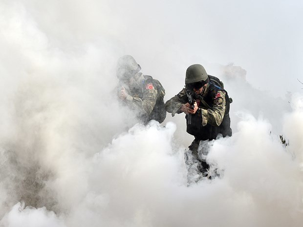 Teröre eş zamanlı darbe 3