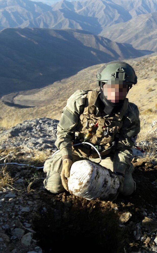 Teröre eş zamanlı darbe 8