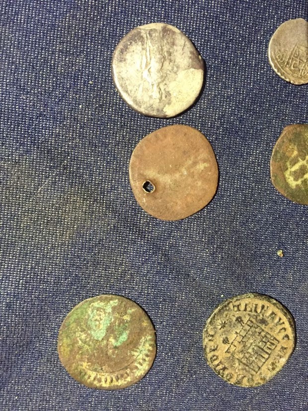 Yatağının altından tarihi eser fışkırdı 13